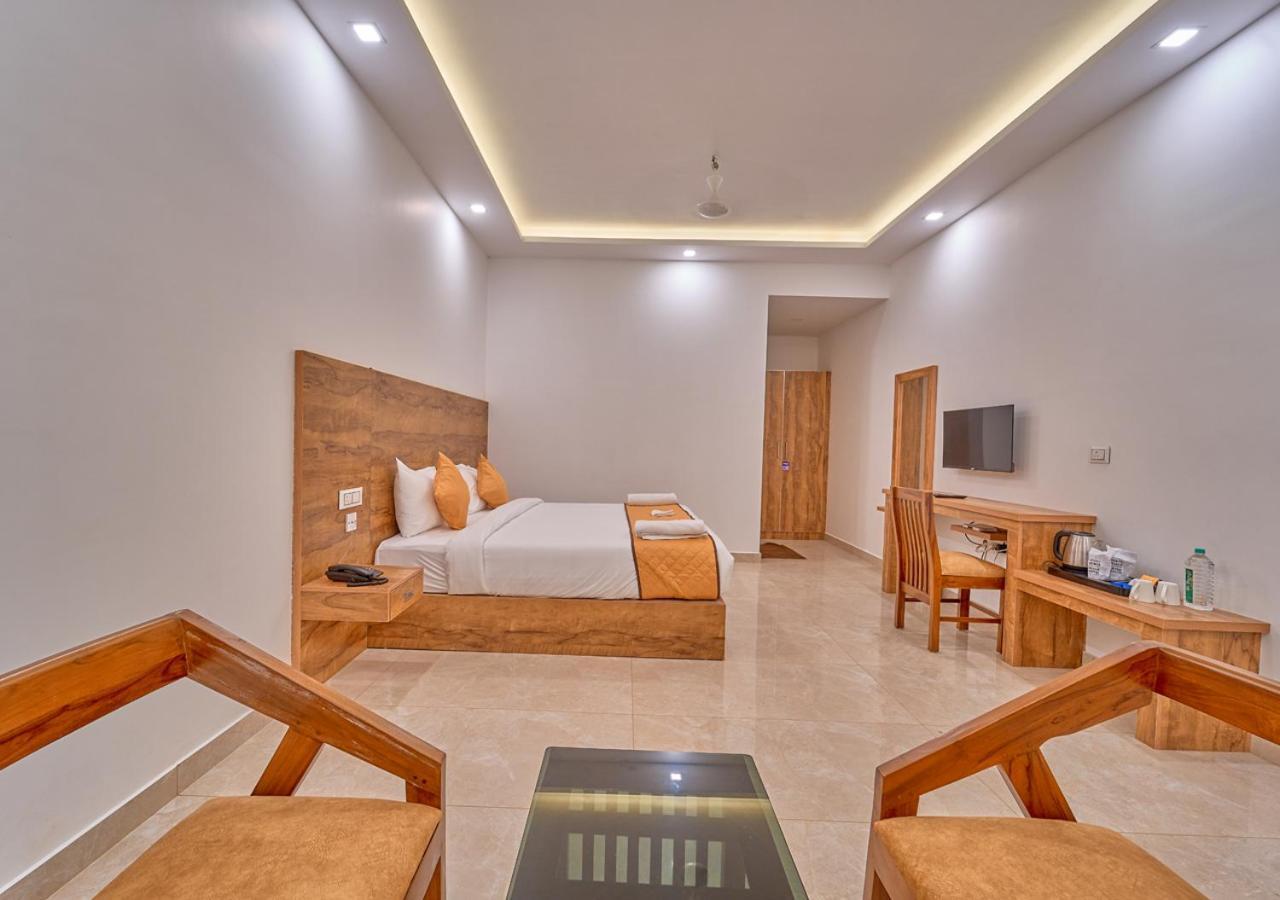 Ice Mist Pool Resort Munnar By Voye Homes Zewnętrze zdjęcie