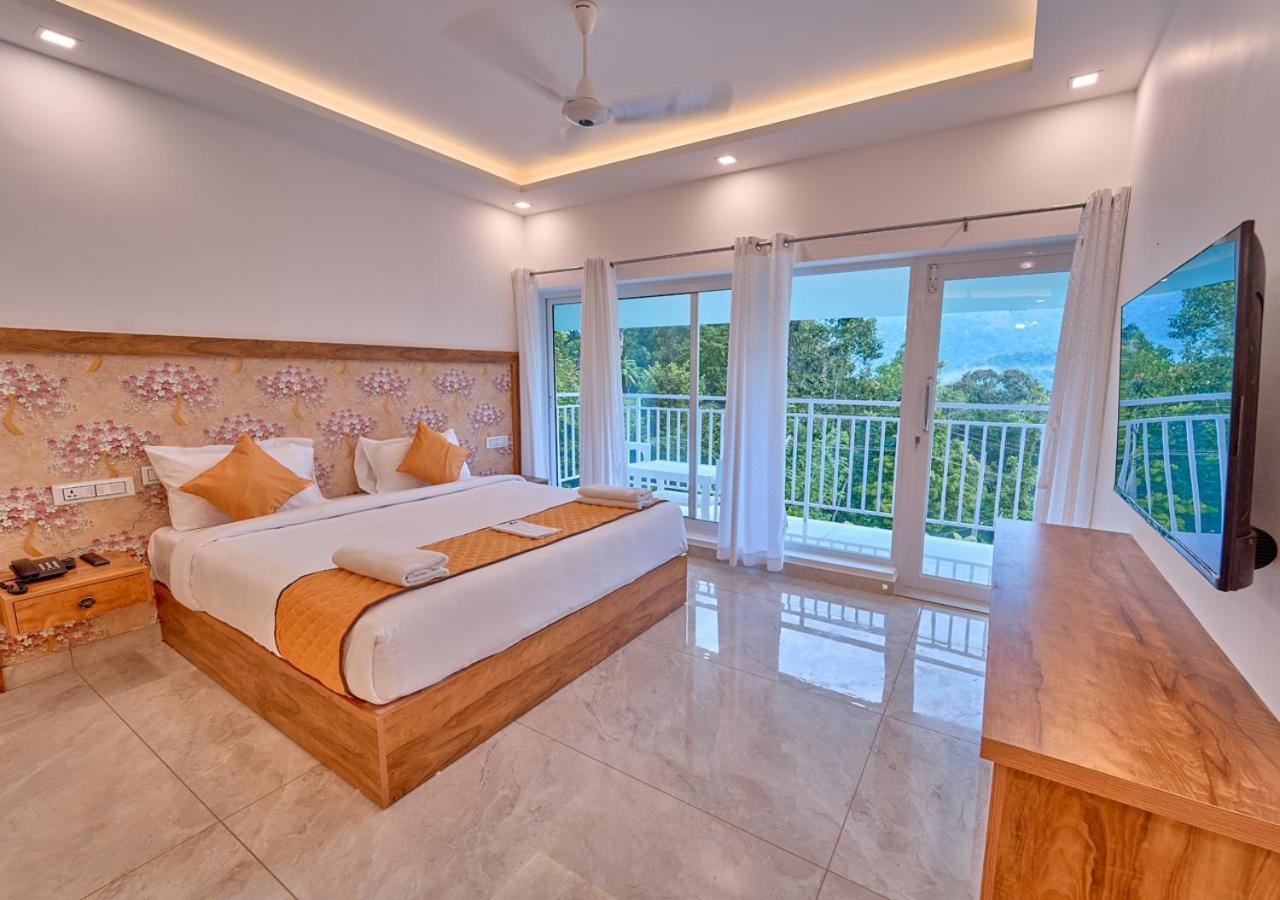 Ice Mist Pool Resort Munnar By Voye Homes Zewnętrze zdjęcie