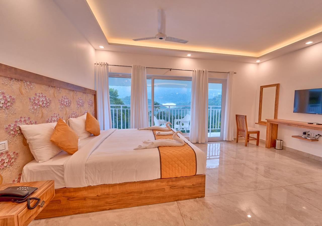 Ice Mist Pool Resort Munnar By Voye Homes Zewnętrze zdjęcie
